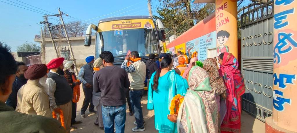 Under the Chief Ministers Pilgrimage Scheme the pilgrims left for Amritsar from village Tior of Kharar SubDivision